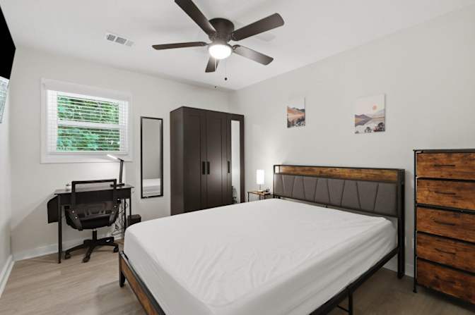 PadSplit's room