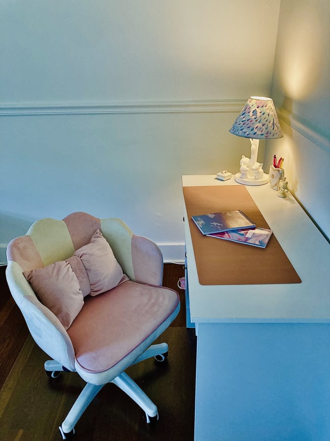 Avenue's room