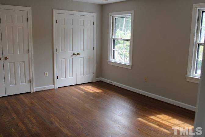 Alcove Rooms's room