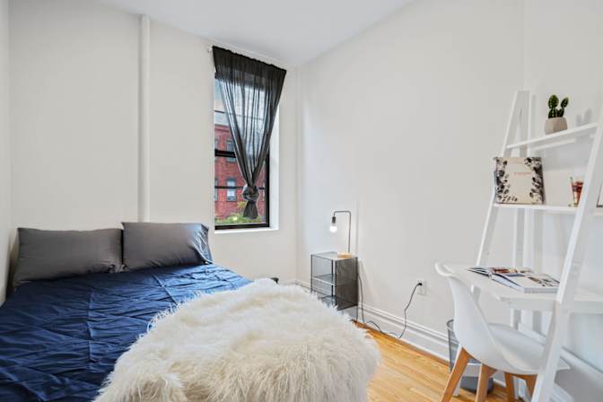 Liza's room