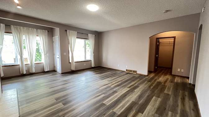 Meng Qiong Huang's room