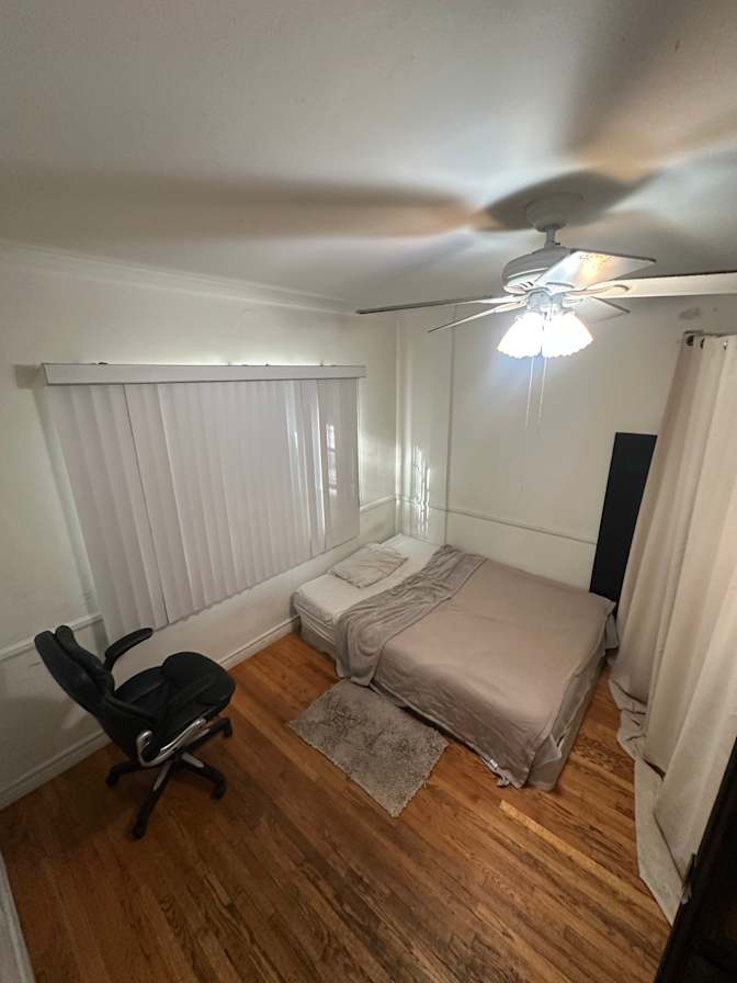 Dan Weisman's room