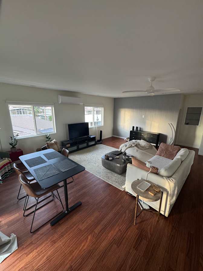 elliott's room