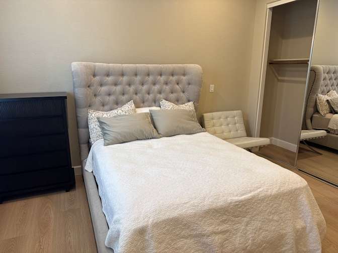 Jia's room
