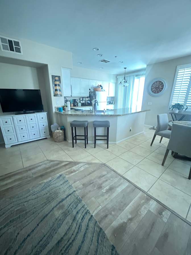 Lynne's room