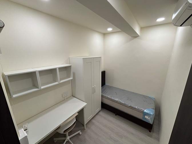 Harry Lee's room