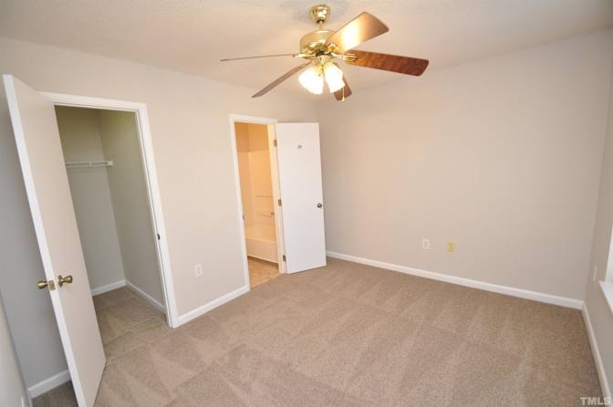 Alcove Rooms's room