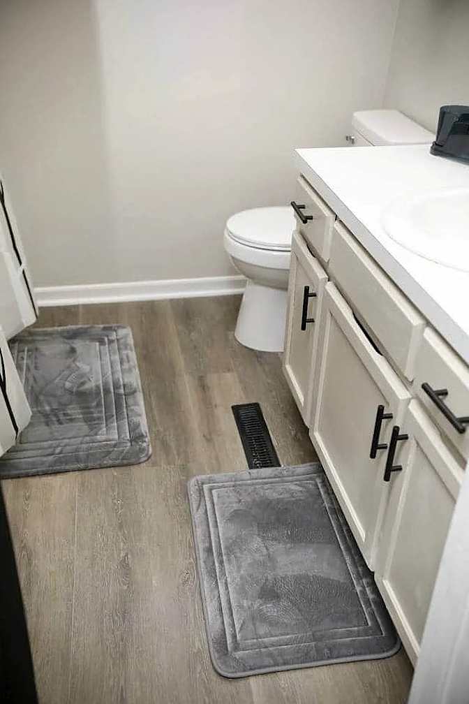 Alcove Rooms's room