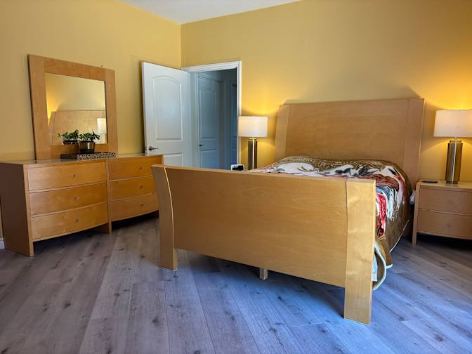 Beni's room