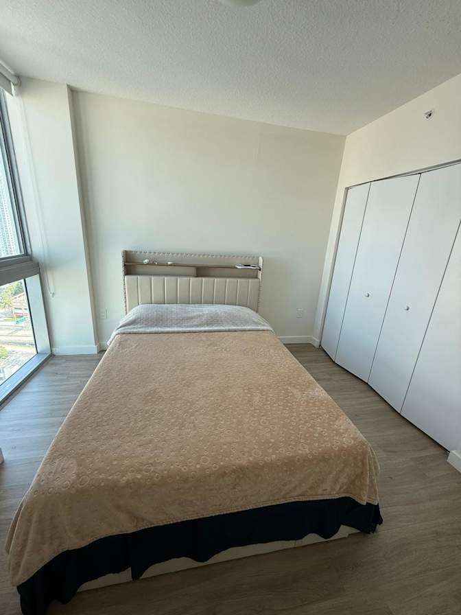 Andres's room
