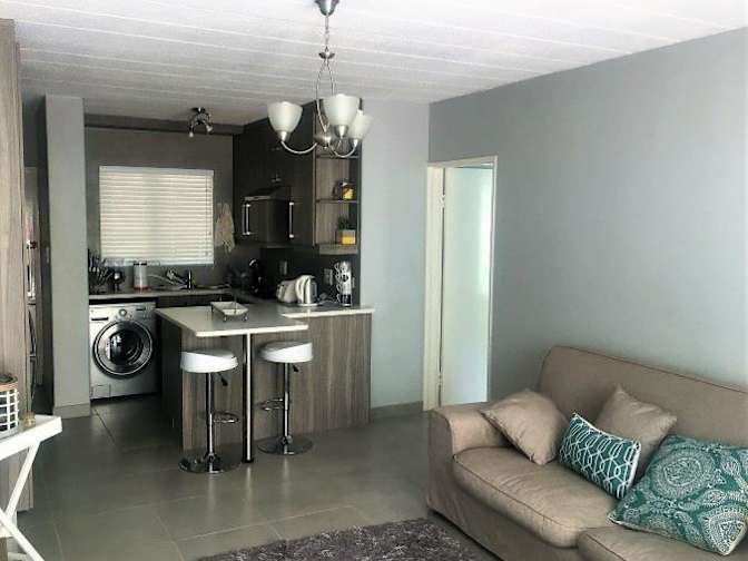 Mejury's room