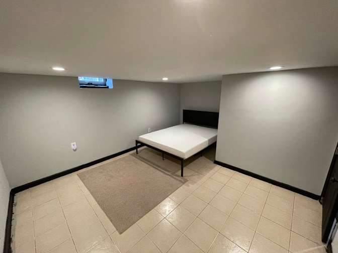 Manouk's room