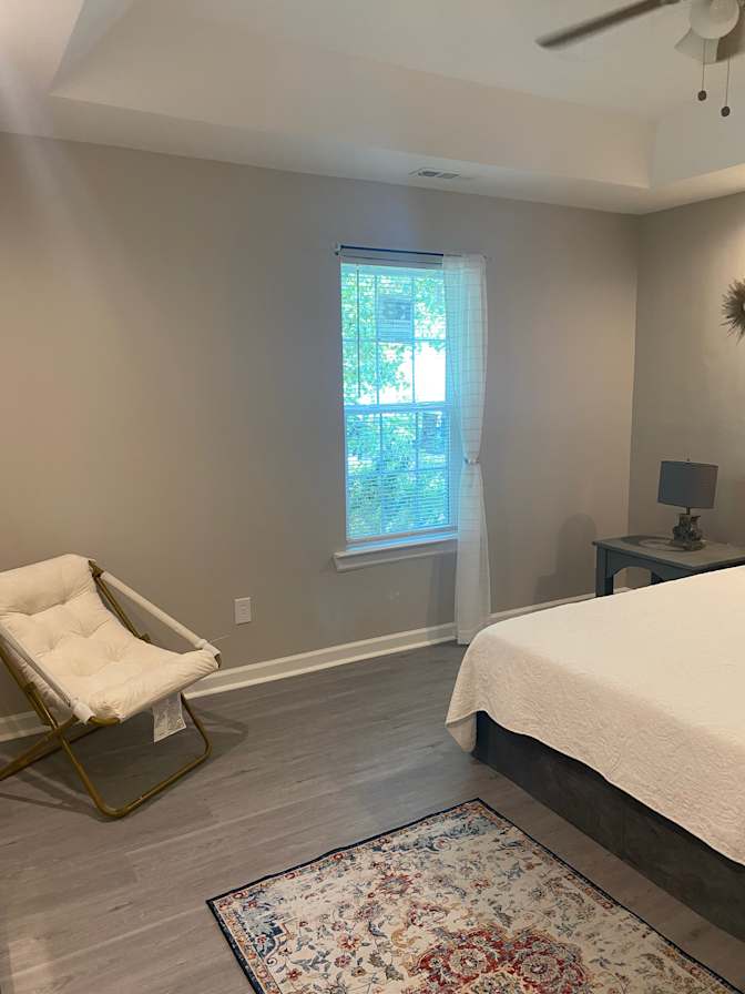 Alcove Rooms's room