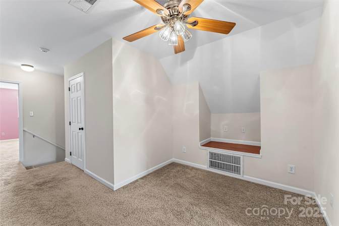 Alcove Rooms's room