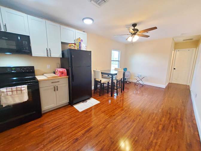 Jason Bryan, Realtor's room