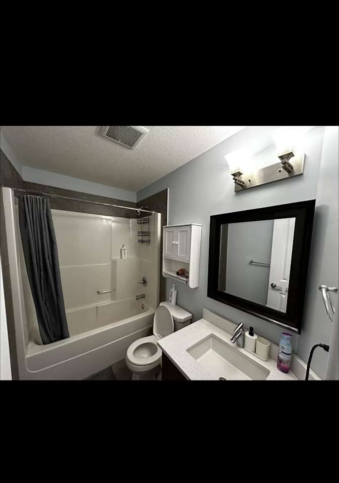 Azeezat Adekanmbi's room