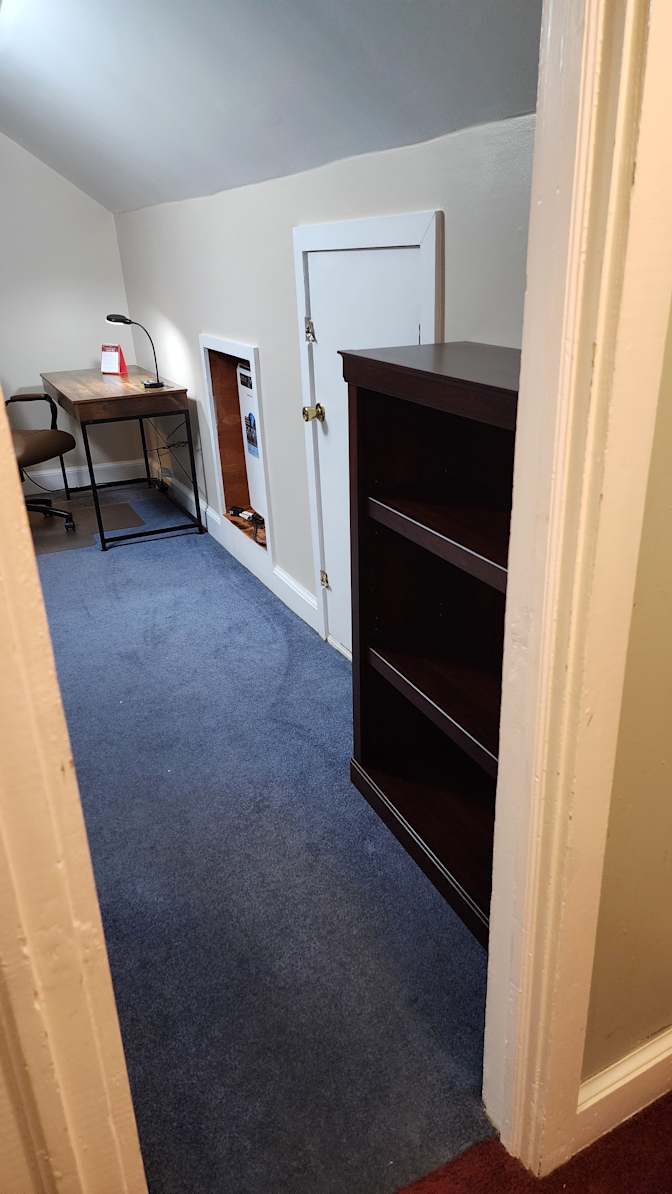 M Manuel's room