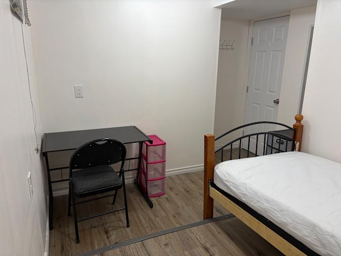 Huyen's room