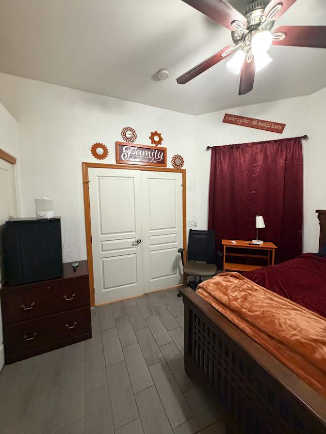 Claude Boone jr's room