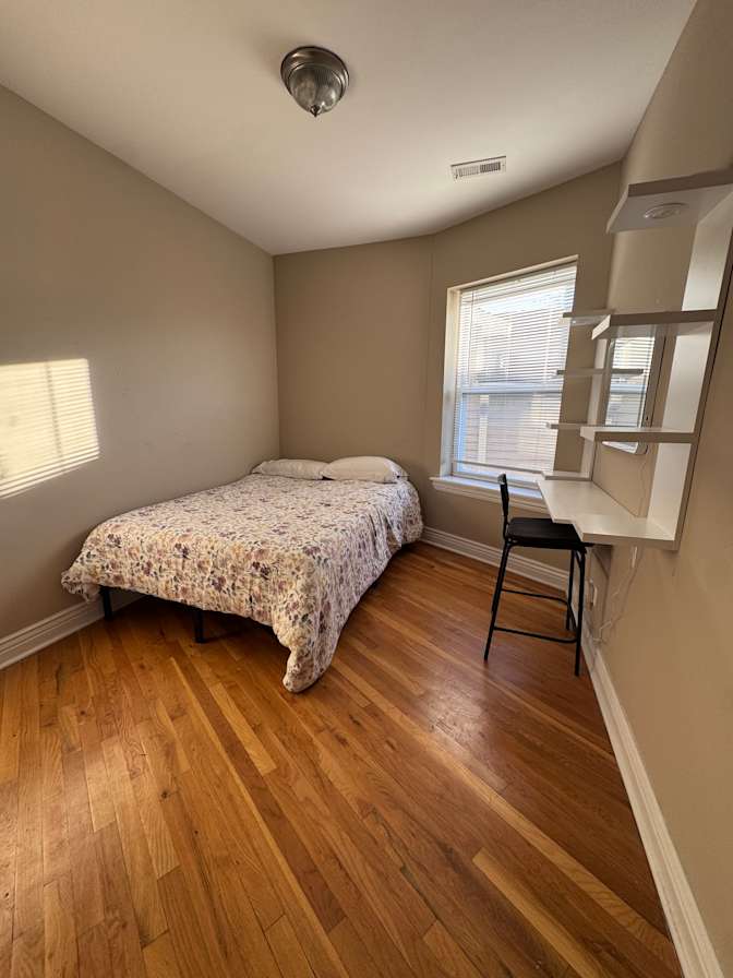 Liz's room