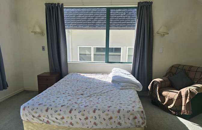 Peter and shulamite's room