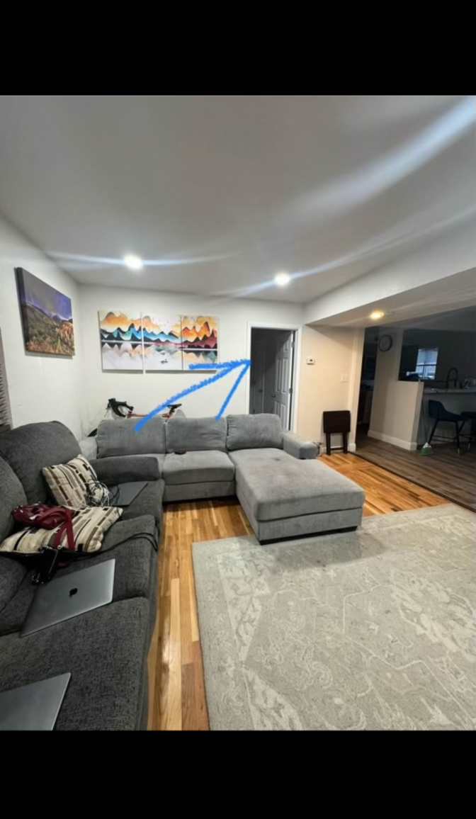 Mauricio Valverde's room