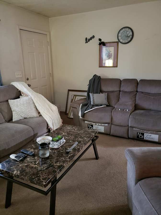 BILLIE's room