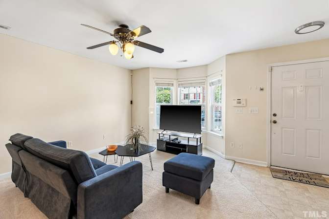 Alcove Rooms's room