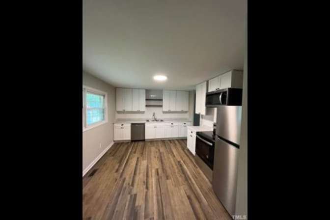 Alcove Rooms's room