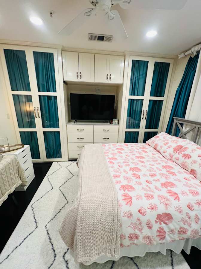 Yvette's room