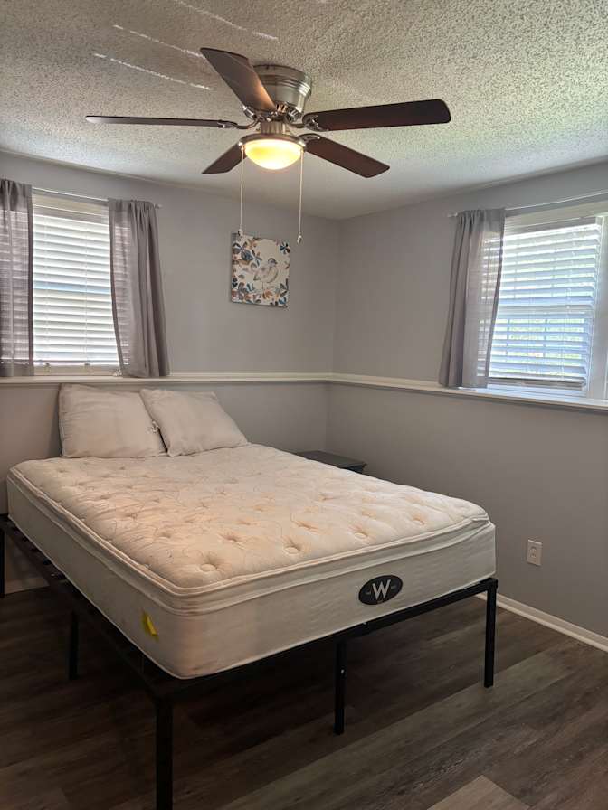 Carolina Realty Link's room