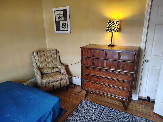 Lisa E Anderson's room