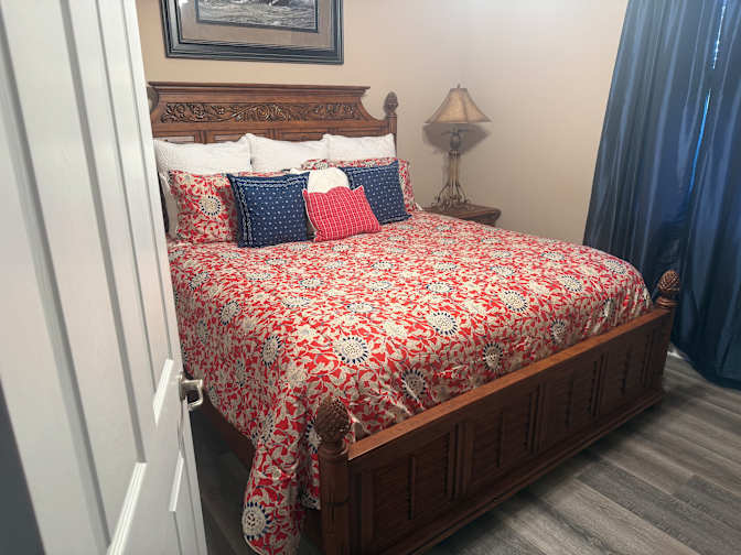LENNY's room