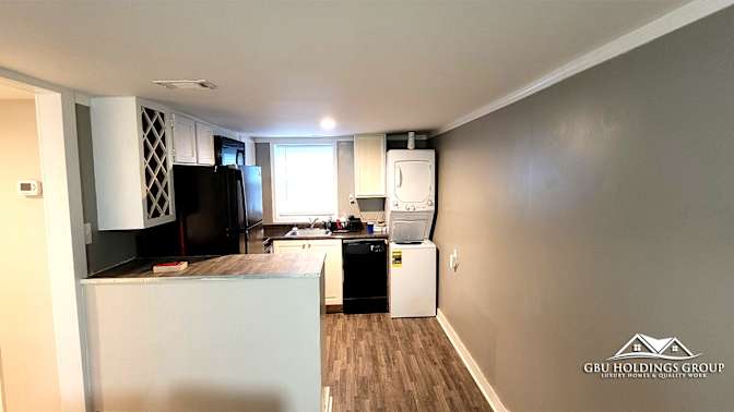 GBU Holdings Group's room