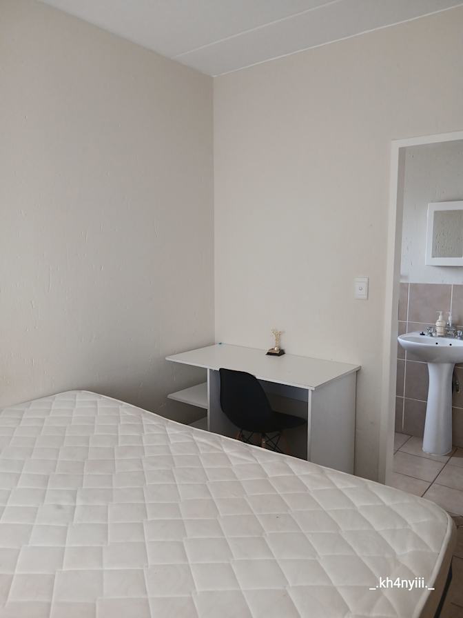 Khanyi Mdhluli's room