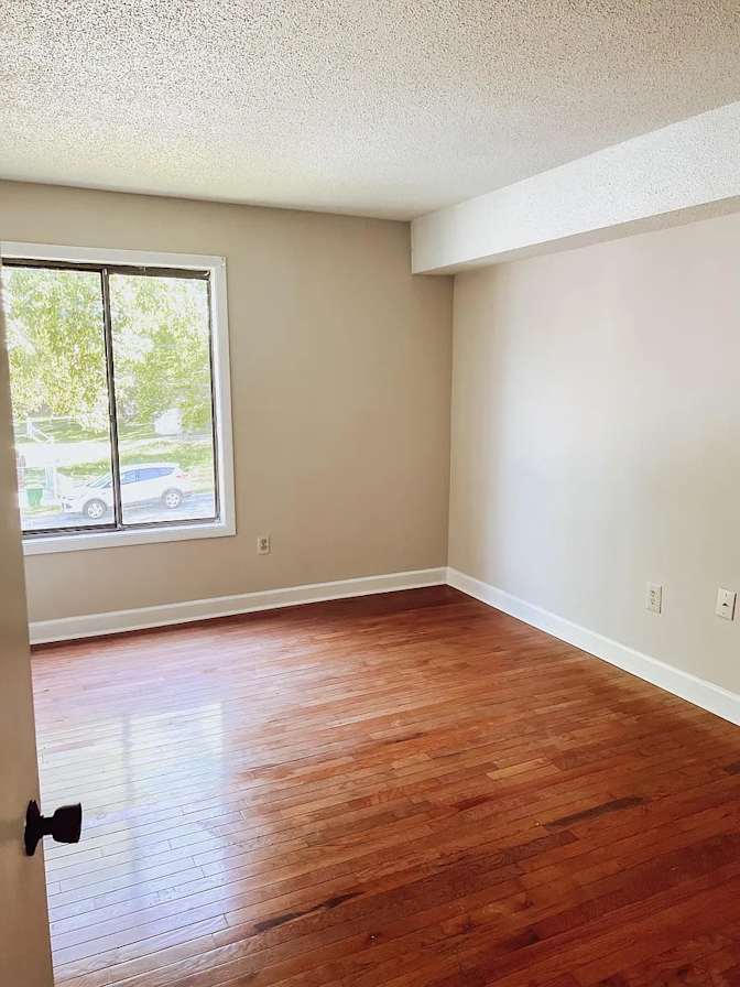 Alcove Rooms's room