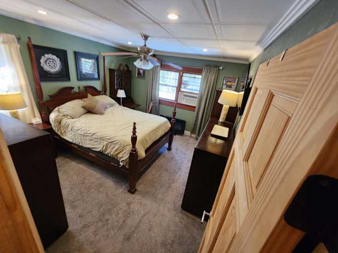 wdrinshed's room