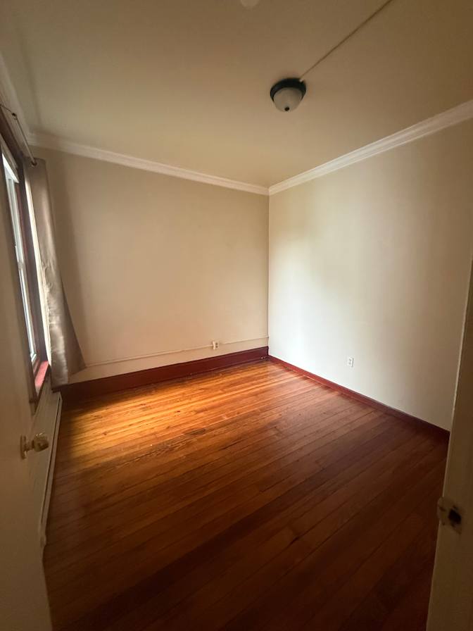 Navapan Khunnasarn's room