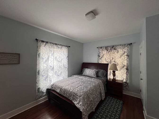 Alcove Rooms's room