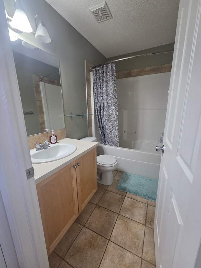 Courtney Marie Gunoff's room
