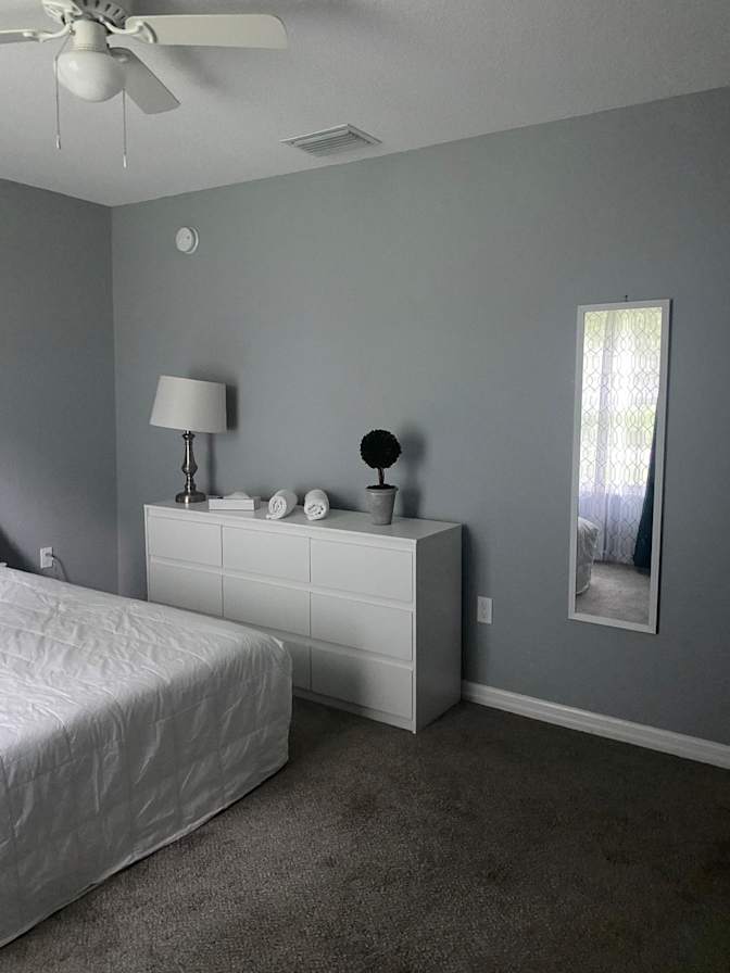 Laura Mateus's room
