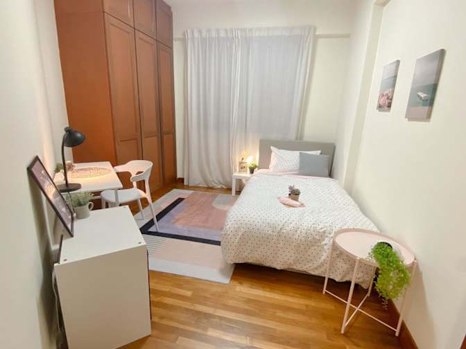 Laura Chan's room