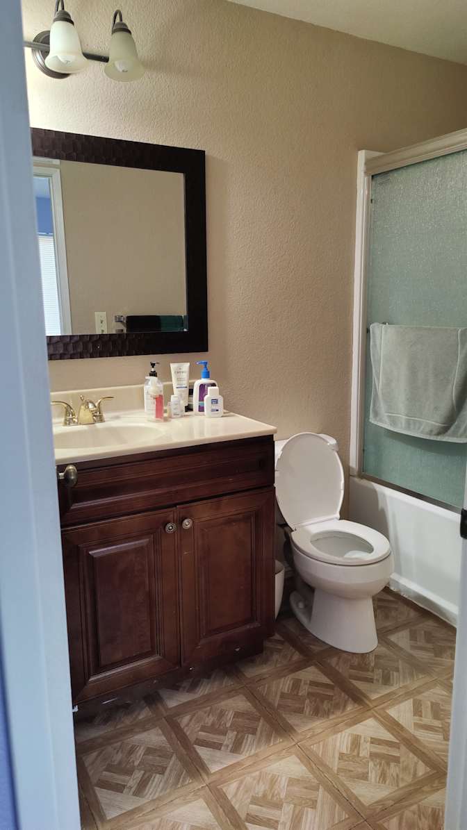 Bars's room