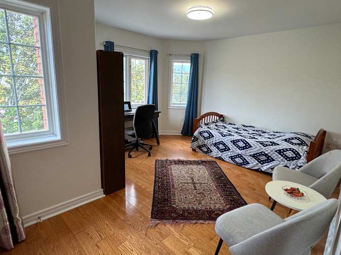 Fatemeh's room
