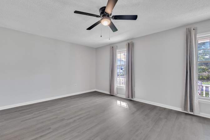 lifedoorrentals's room