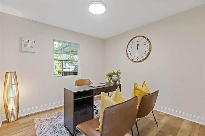 Alcove Rooms's room