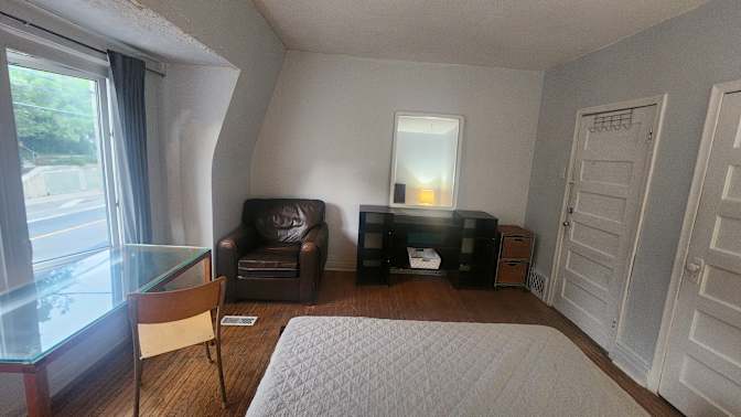 Laure's room