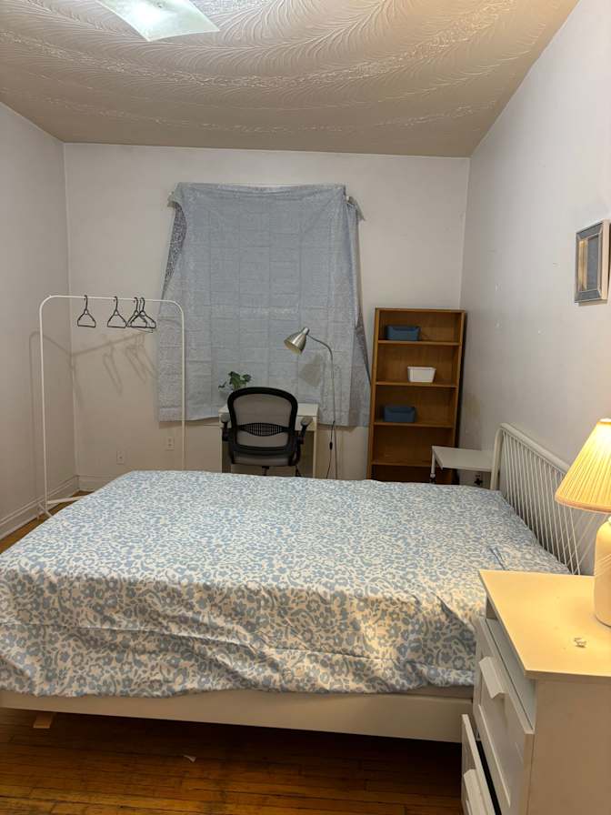 Jazmín B's room