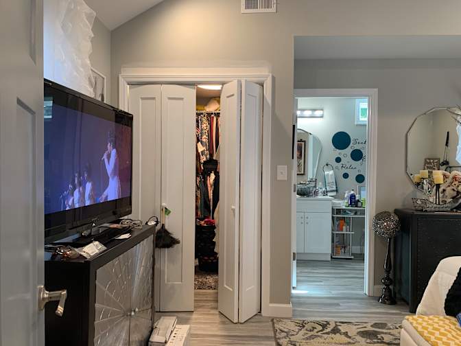 SherLyn's room