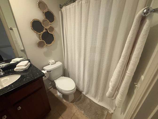 Alcove Rooms's room